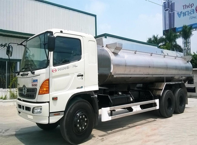 Xe bồn chở nước tưới c&acirc;y quy tr&igrave;nh cung cấp r&otilde; r&agrave;ng