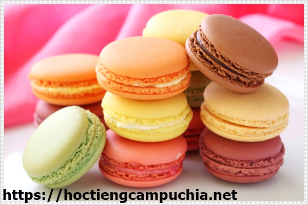 Du học Ph&aacute;p kh&ocirc;ng n&ecirc;n bỏ lỡ m&oacute;n b&aacute;nh macaron