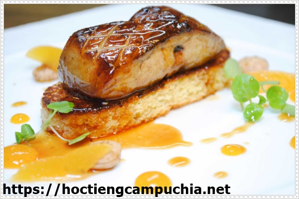 Ăn gan ngỗng b&eacute;o khi du học Ph&aacute;p