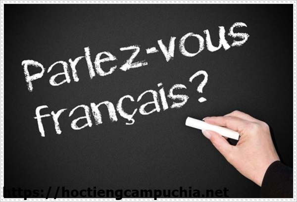 Để học tiếng Ph&aacute;p giao tiếp hiệu quả cũng cần luyện viết