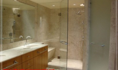 Cách vệ sinh vách kính nhà tắm trong 3 phút