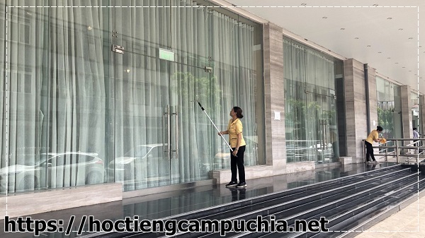 C&aacute;ch vệ sinh nh&agrave; h&agrave;ng từ b&ecirc;n ngo&agrave;i đến b&ecirc;n trong