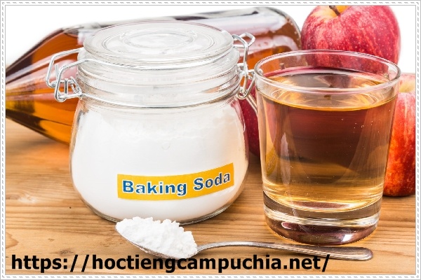 Sử dụng giấm v&agrave; baking soda để xử l&yacute; chất thải bồn cầu