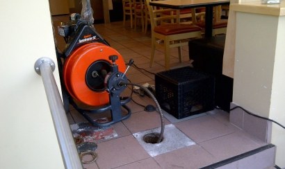 Dịch vụ thông cống nghẹt quận 5 nhanh chóng.