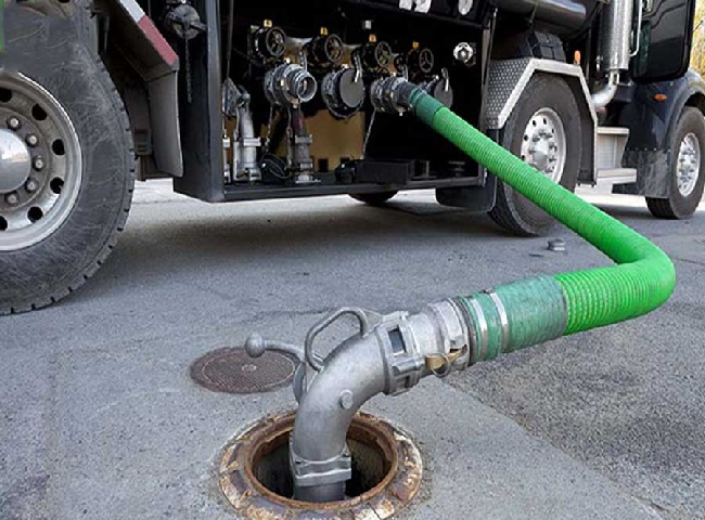 Thợ rút hầm cầu huyện Nhà Bè thi công theo quy trình đạt chuẩn