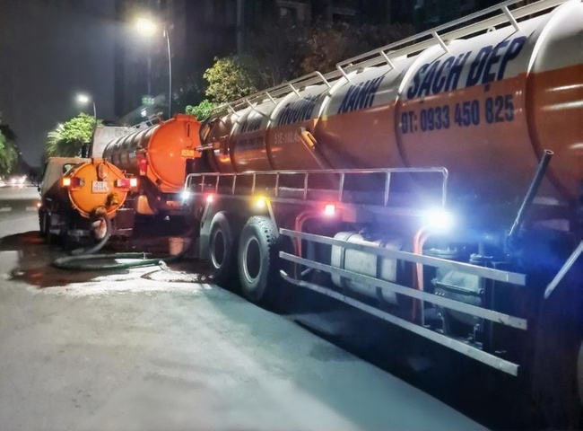 Dịch vụ thu gom r&aacute;c thải c&ocirc;ng nghiệp hỗ trợ xử l&yacute; r&aacute;c thải nguy hại