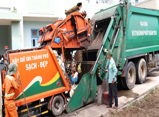 Dịch vụ thu gom r&aacute;c thải sinh hoạt thật sự cần thiết cho nhiều khu d&acirc;n cư